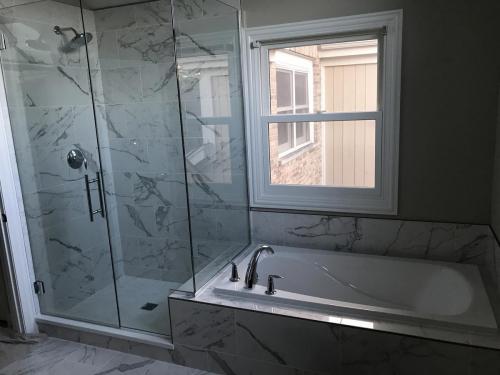 Toms-Remodeling-Construction-Orland-Park-Bath-5-Crop (1)